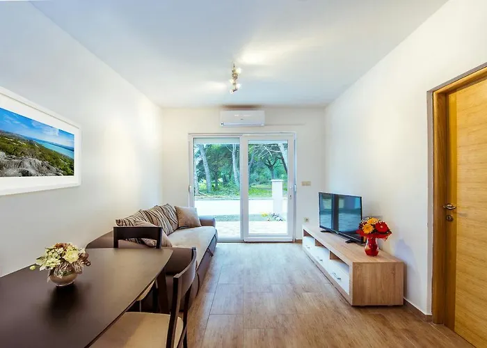 Lili Lägenhet Biograd Na Moru